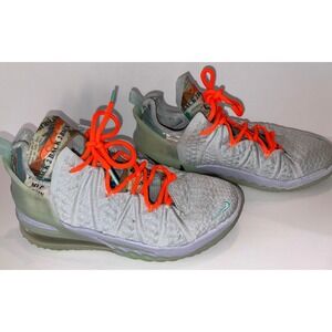 Nike LeBron XVIII 18 Low Basketball Shoes Mens Sneakers Light Gray Size 7.5